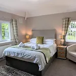 3 Bed In 93202 Holiday home